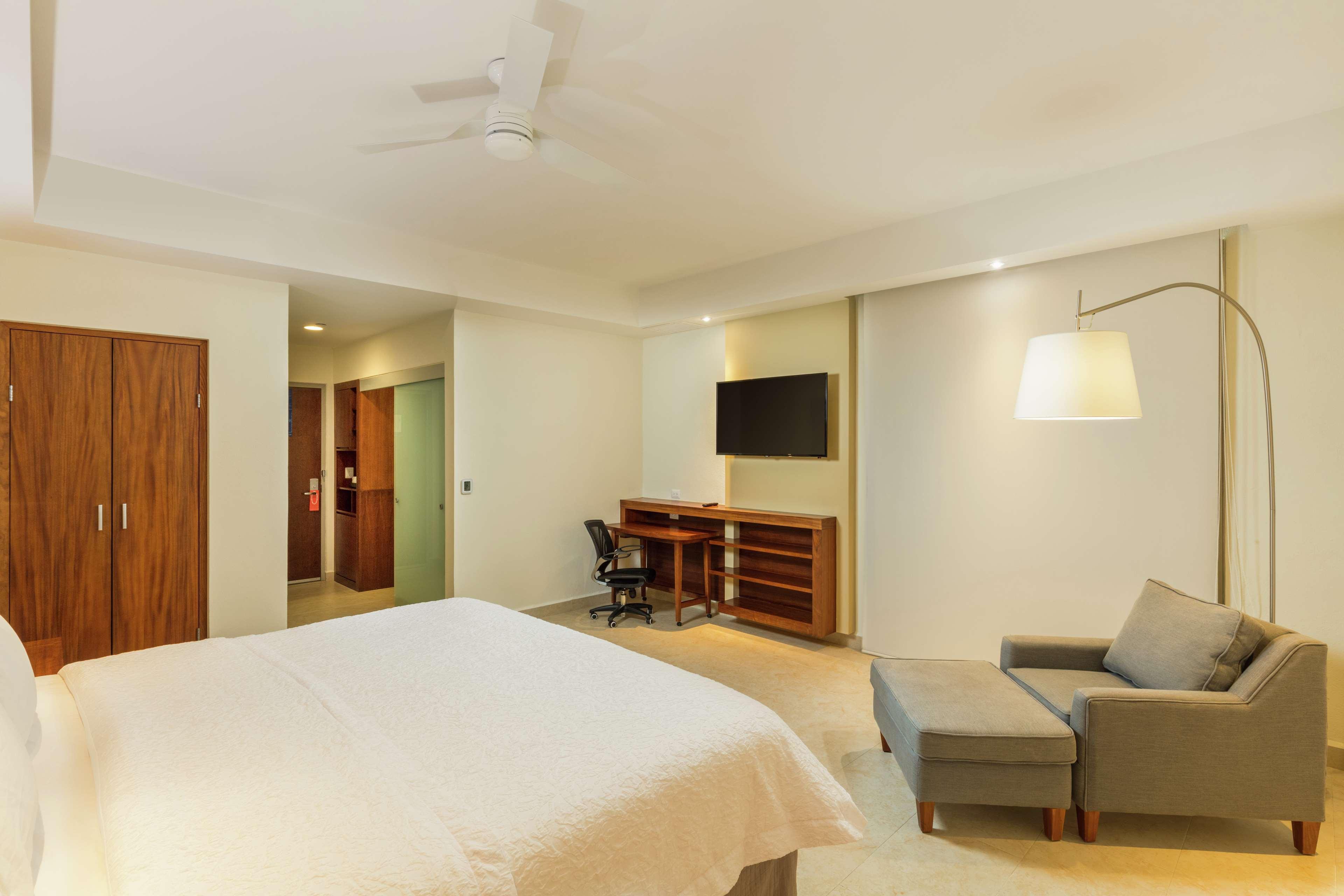 Hampton Inn & Suites By Hilton Los Cabos San Jose del Cabo Exterior photo